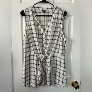 Torrid Pointe Front Tie White Plaid Top Size 1x